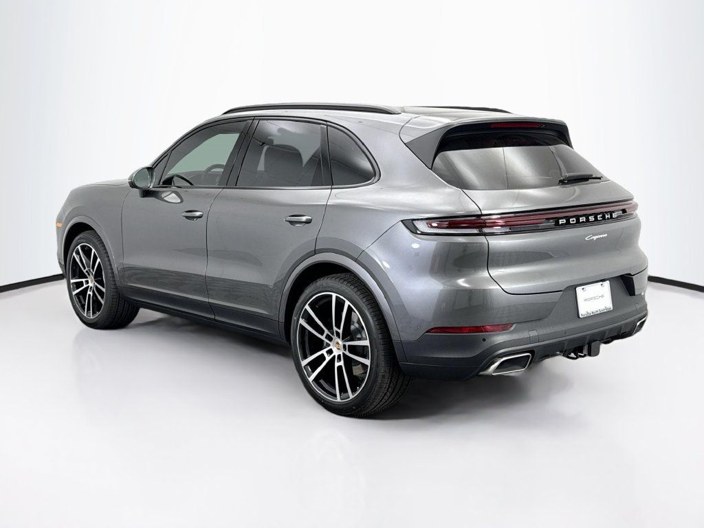 Used 2026 Porsche Cayenne AWD/4WD image 3