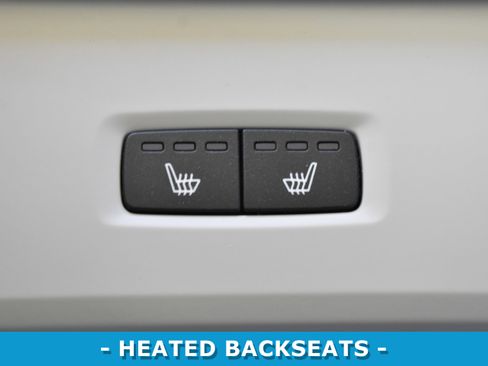 Used 2019 Volvo XC60 T8 Momentum w/ Advanced Package image 16