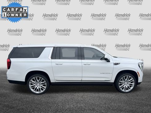 Used 2025 GMC Yukon XL Denali w/ Denali Reserve Package image 11