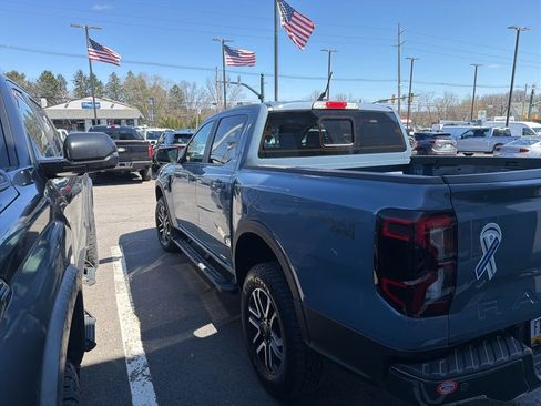 Used 2025 Ford Ranger Lariat w/ Trailer Tow Package image 6