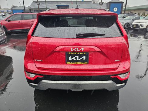 Used 2024 Kia Niro EX Touring image 6