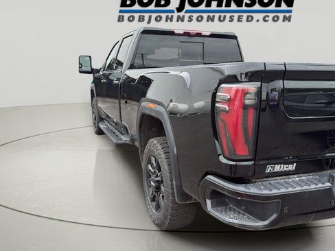 Used 2024 GMC Sierra 2500 AT4 w/ Technology Package AWD/4WD image 5