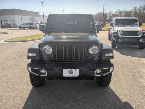 New 2026 Jeep Gladiator Sport AWD/4WD image 8