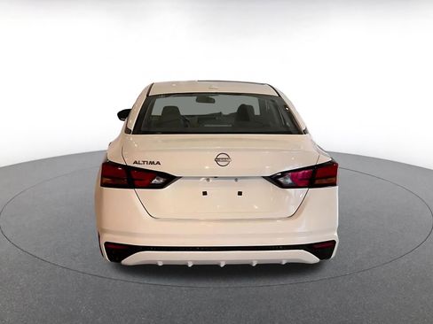 Used 2025 Nissan Altima 2.5 SV image 12