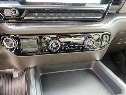 Used 2025 Chevrolet Silverado 2500 LTZ w/ LTZ Premium Package AWD/4WD image 18