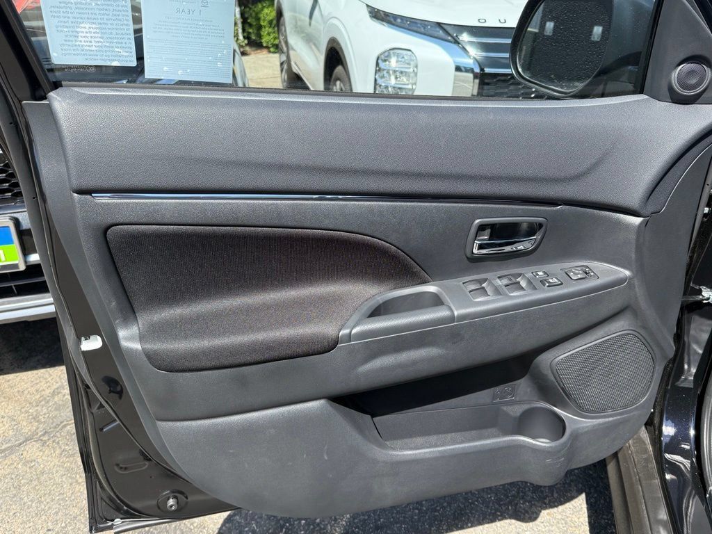 New 2027 Mitsubishi Outlander Sport ES FWD image 32