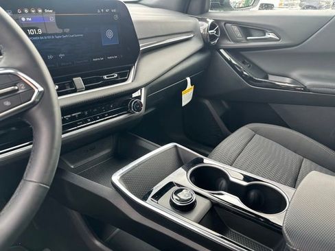 New 2026 Chevrolet Equinox LT AWD/4WD image 11