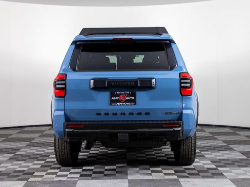 Used 2025 Toyota 4Runner TRD Off-Road image 6