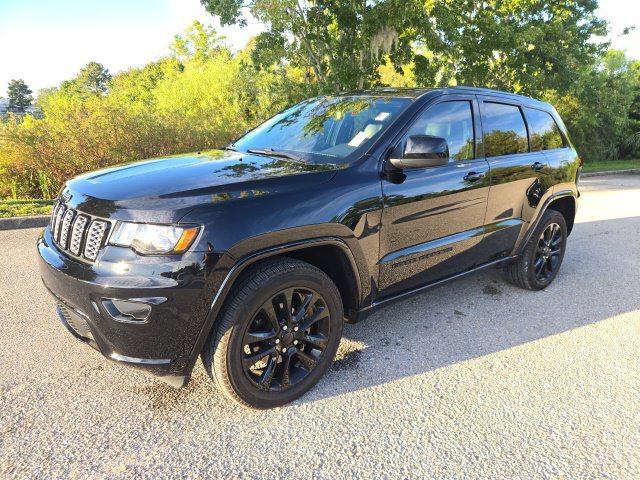 Used 2020 Jeep Grand Cherokee Altitude AWD/4WD image 1