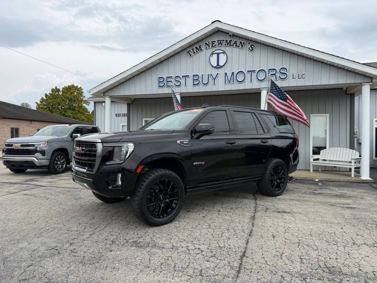 Used 2021 GMC Yukon AT4 w/ AT4 Premium Plus Package AWD/4WD image 1