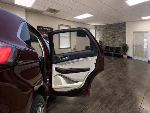 Used 2019 Ford Edge Titanium w/ Equipment Group 301A FWD image 18