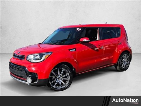 Used 2019 Kia Soul ! w/ Technology Package image 1