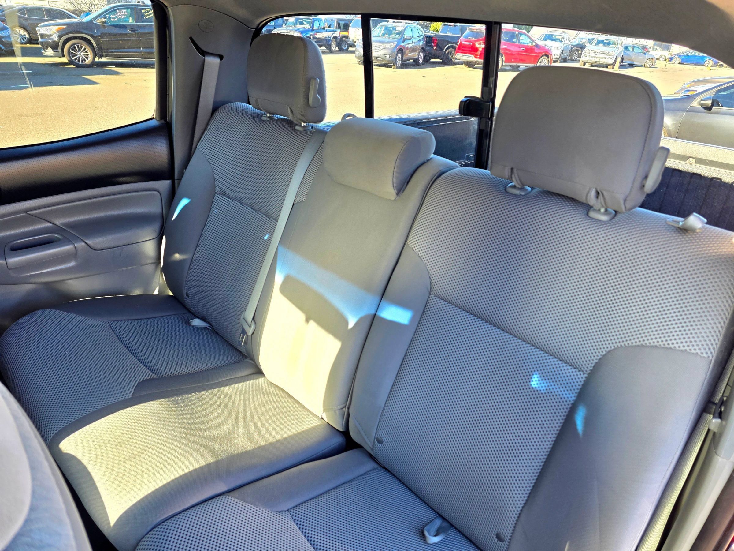 Used 2015 Toyota Tacoma 4x4 Double Cab w/ TRD Sport Package image 30