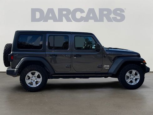 Used 2018 Jeep Wrangler Unlimited Sport S AWD/4WD image 8