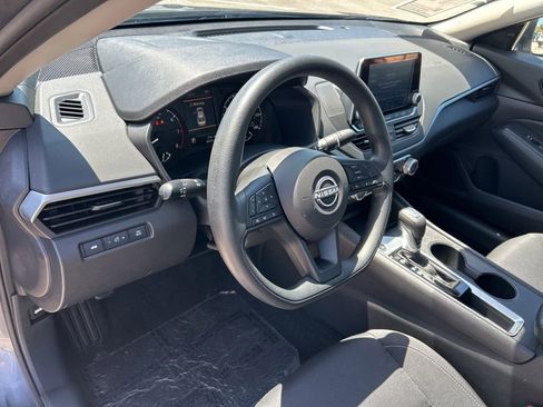 Certified 2025 Nissan Altima 2.5 S FWD image 22