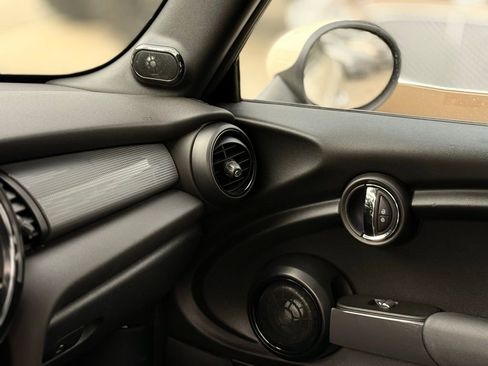 Used 2017 MINI Cooper Convertible image 5