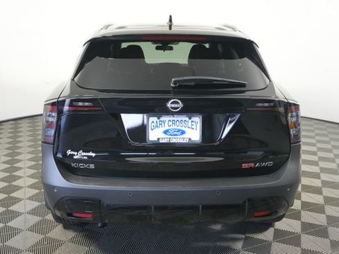 Used 2025 Nissan Kicks SR w/ SR Premium Package image 4