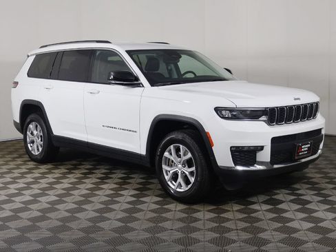 Used 2023 Jeep Grand Cherokee L Limited AWD/4WD image 2