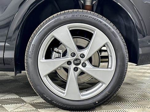 New 2025 Audi Q5 Premium Plus image 23