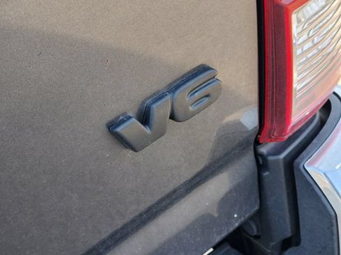 Used 2022 Toyota Tacoma SR5 RWD image 10