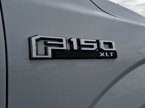 Used 2016 Ford F150 XLT AWD/4WD image 4