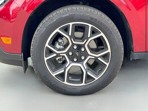 Used 2025 Ford Maverick Lariat w/ 4K Tow Package AWD/4WD image 10
