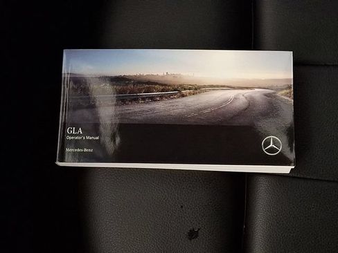 Used 2021 Mercedes-Benz GLA 250 4MATIC image 26