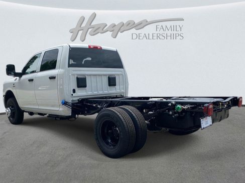 New 2026 RAM 3500 Tradesman w/ Chrome Appearance Group A AWD/4WD image 4