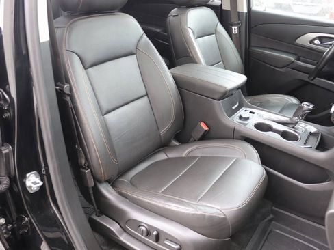 Used 2020 Chevrolet Traverse RS image 9