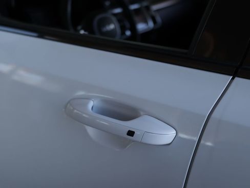 Used 2022 Kia Sorento S image 36