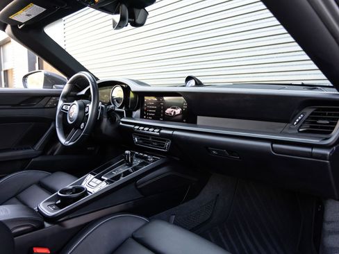 Certified 2024 Porsche 911 Targa 4 GTS AWD/4WD image 33