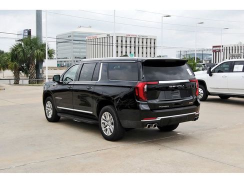 Used 2025 GMC Yukon XL Denali AWD/4WD image 4