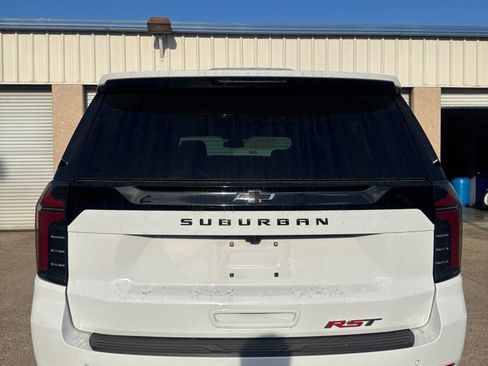 Used 2026 Chevrolet Suburban RST RWD image 4