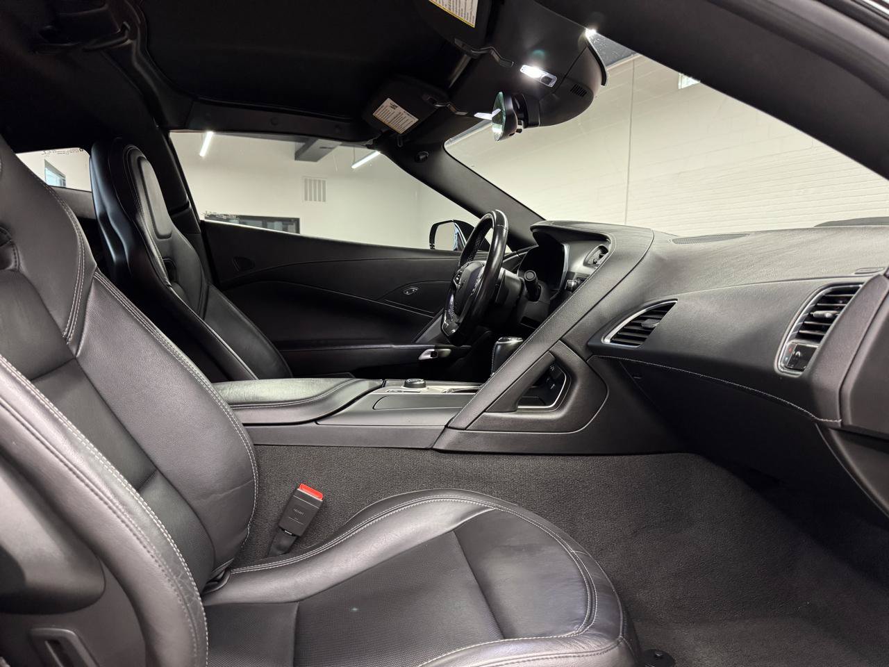 Used 2019 Chevrolet Corvette Stingray Coupe w/ 1LT RWD image 43