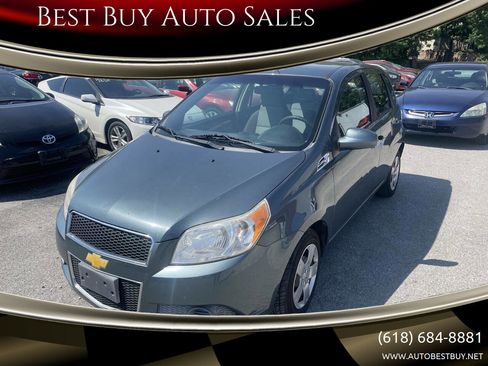 Used 2010 Chevrolet Aveo5 LT w/ Power and Convenience Package FWD image 1