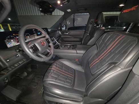 Used 2025 Nissan Armada PRO-4X w/ Pro-4X Premium Package AWD/4WD image 9