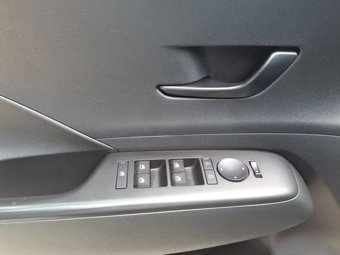 Used 2024 Hyundai Kona SEL AWD/4WD image 11