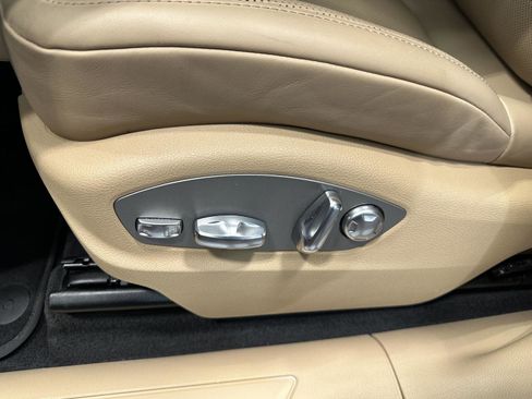 Certified 2026 Porsche Macan AWD/4WD image 19