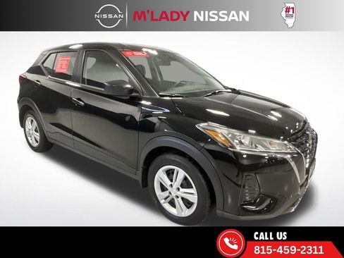 Certified 2025 Nissan Kicks Play S image 3