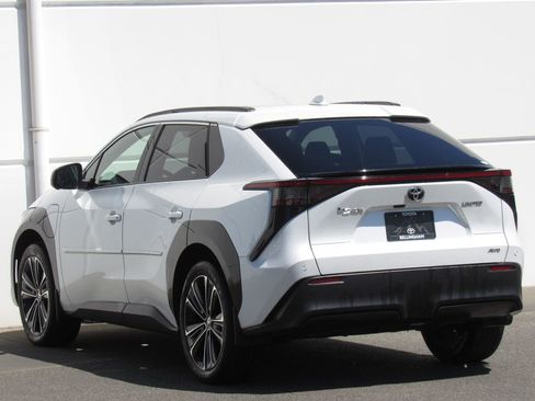 Certified 2023 Toyota bZ4X AWD image 5