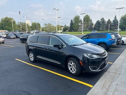 Used 2017 Chrysler Pacifica Touring-L Plus w/ Advanced Safetytec Group