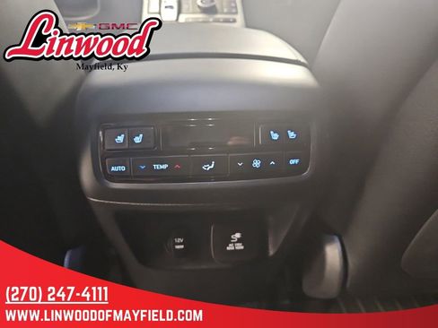 Used 2023 Hyundai Palisade SEL w/ Premium Package FWD image 14