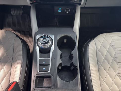 Used 2023 Ford Escape SE w/ PHEV Premium Package FWD image 24