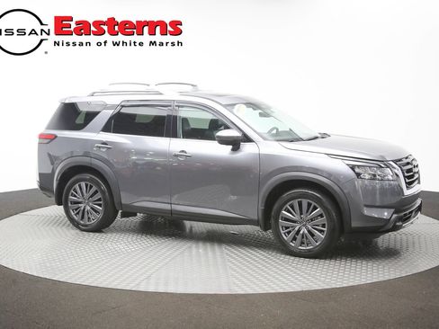 Used 2024 Nissan Pathfinder SL AWD/4WD image 47