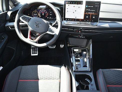 New 2025 Volkswagen Golf SE image 9