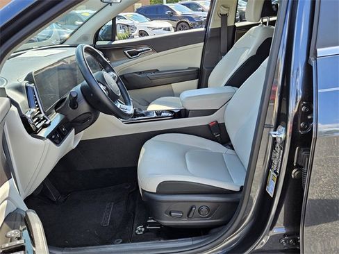 Used 2023 Kia Sportage EX image 5