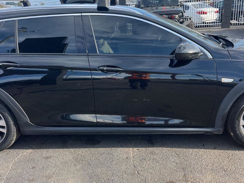 Used 2018 Buick Regal Essence w/ Sights and Sounds Package image 7