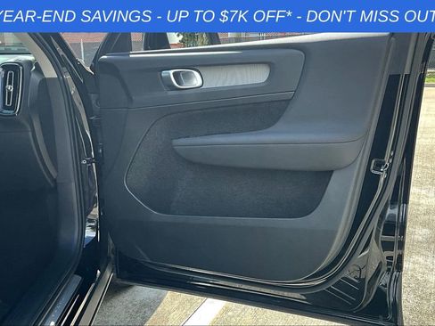 Used 2025 Volvo XC40 B5 Core w/ Protection Package Premier image 14