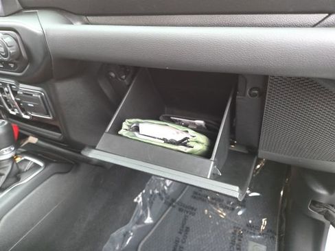 Used 2021 Jeep Wrangler Unlimited Sahara image 52