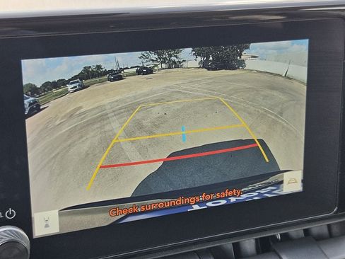 Used 2025 Toyota RAV4 XLE FWD image 18